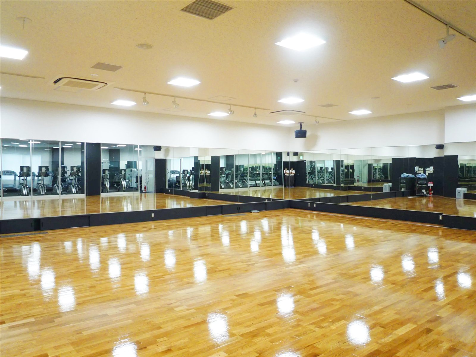 牧野スポーツクラブのスタジオ